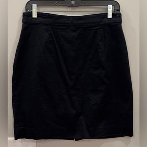 GAP women’s mini skirt, size 6. 97% cotton